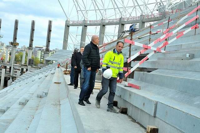 FOTO / Noua bijuterie a fotbalului românesc începe să prindă contur! Imagini spectaculoase cu stadionul din Craiova!