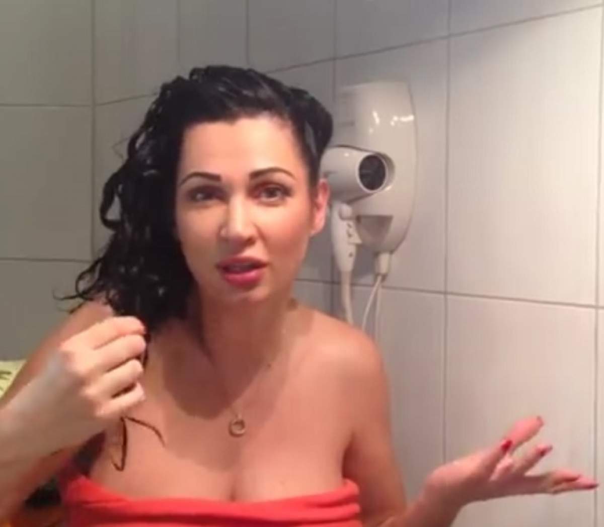 VIDEO / Nicoleta Luciu şi-a turnat bere pe păr şi le-a arătat femeilor un truc nemaipomenit!
