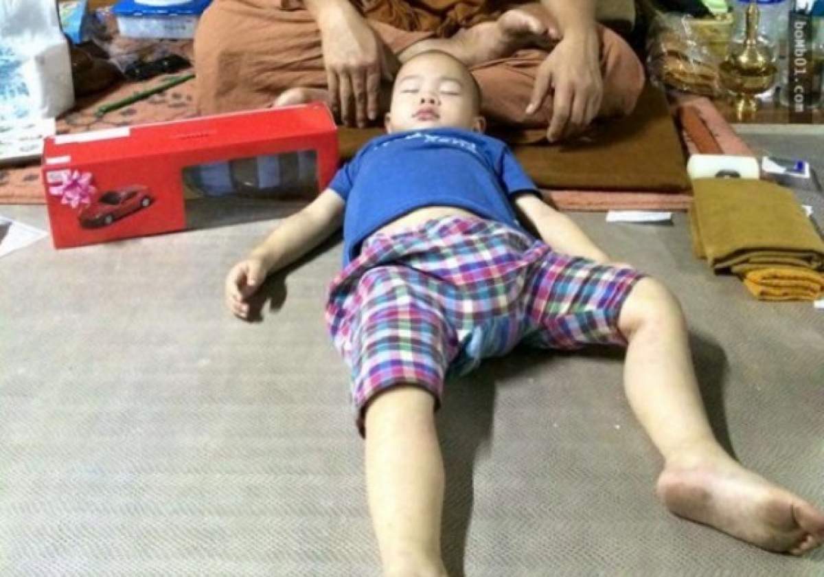 Un copil de 4 ani a murit spânzurat în timp ce se juca împreună cu fratele lui