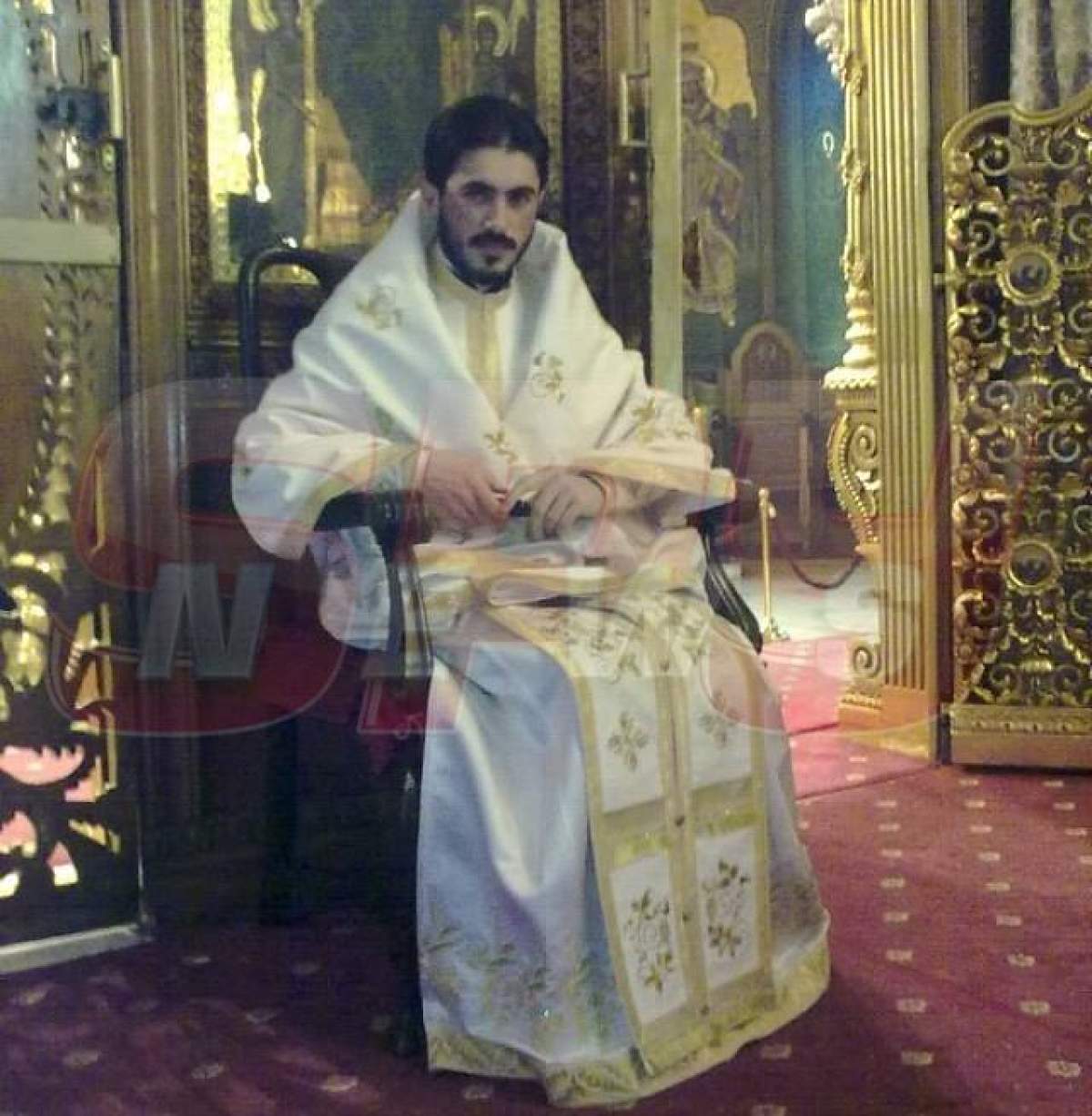 Preotul gay de la Patriarhie a pus ochii pe un fotbalist de naţională! Culmea, nu e fundaş!