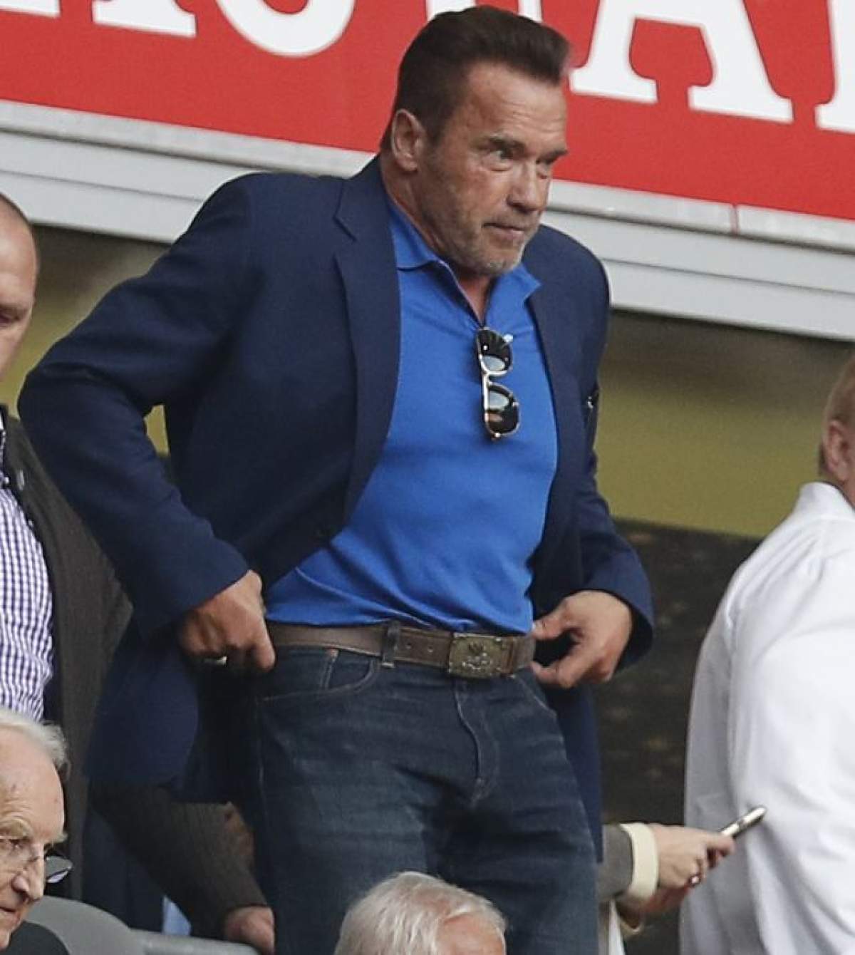 Actorul Arnold Schwarzenegger a fost arestat în Germania pentru că se plimba cu bicicleta