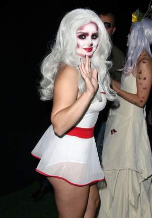 FOTO / Ariel Winter şi-a arătat fundul la petrecerea de Halloween. Actriţa de 18 ani nu a avut nimic de ascuns