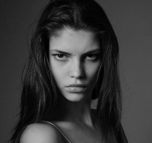 FOTO / Laura Giurcanu de la "Next Top Model", cu gura plină de sânge! E de nerecunoscut în starea asta