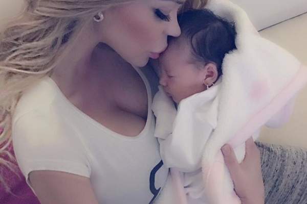 Bianca Drăgușanu recunoaște că i s-a schimbat viața de când a născut: ”Am un gol în stomac”