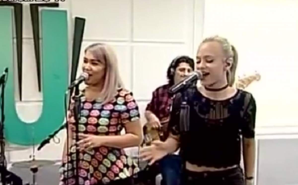 VIDEO / Delia, duet cu sora ei! Noua melodie "Cine m-a făcut om mare", cântată într-un mare fel de cele două