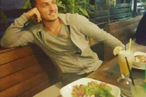 FOTO / Mihai Trăistariu şi-a provocat fanii să prindă POKEMONUL de pe chiloţi! Ai vâna aşa ceva?