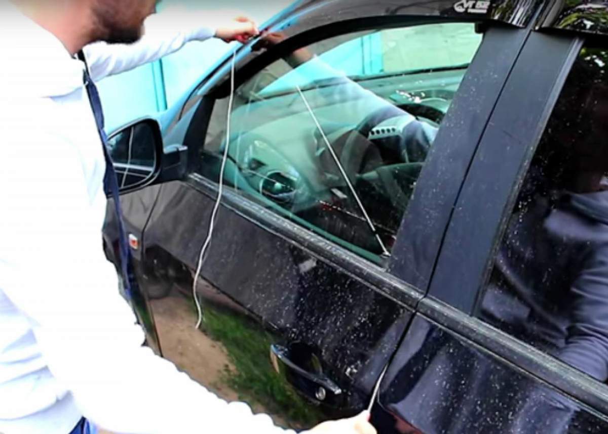 VIDEO / ÎNTREBAREA ZILEI - JOI: Cum poţi deschide o maşină fără cheie, în doar 30 de secunde