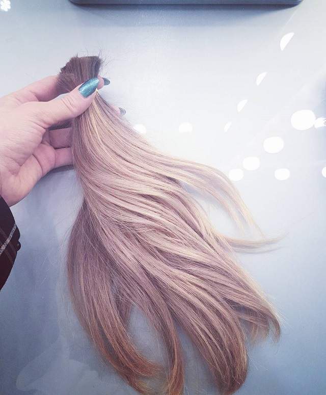 FOTO / Lidia Buble a rămas fără părul lung şi blond: "Am scăpat maşina de tuns din greşeală"