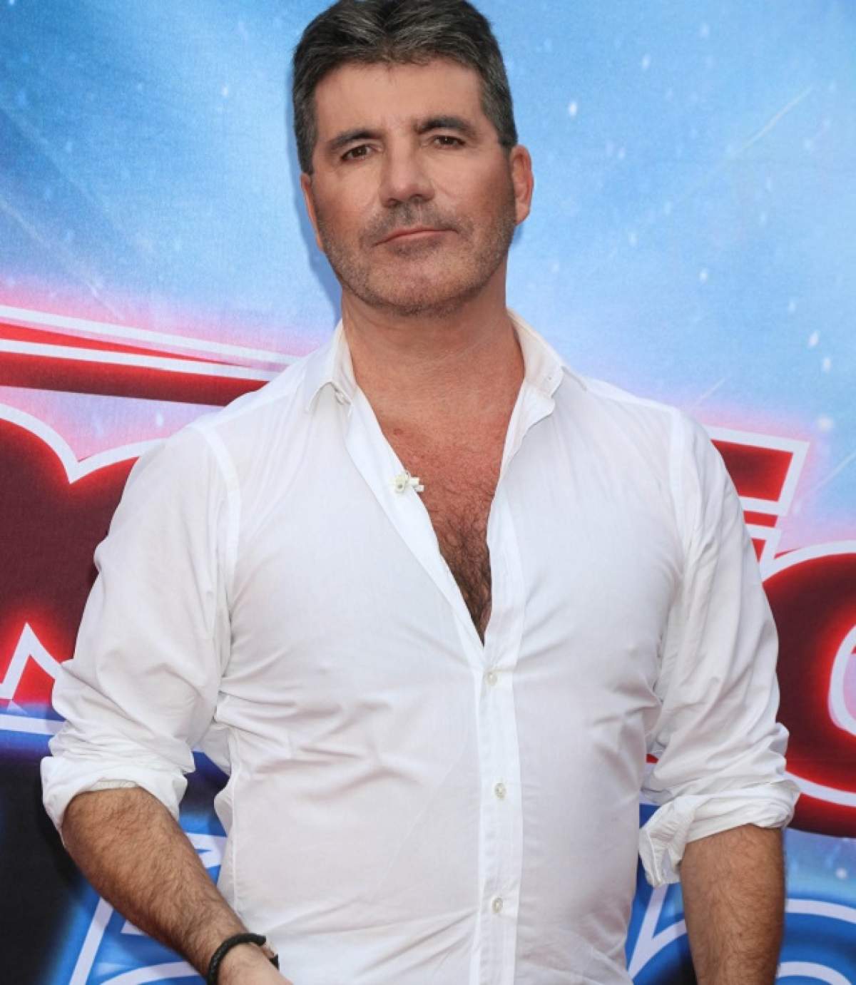 Simon Cowell, gafă de proporţii la X Factor! A votat greşit şi a trimis acasă pe cine nu trebuia