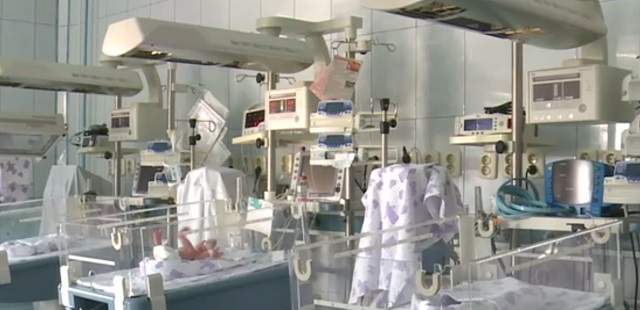 Premieră în medicina românească! Nou-născut, salvat printr-o intervenţie chirurgicală rară