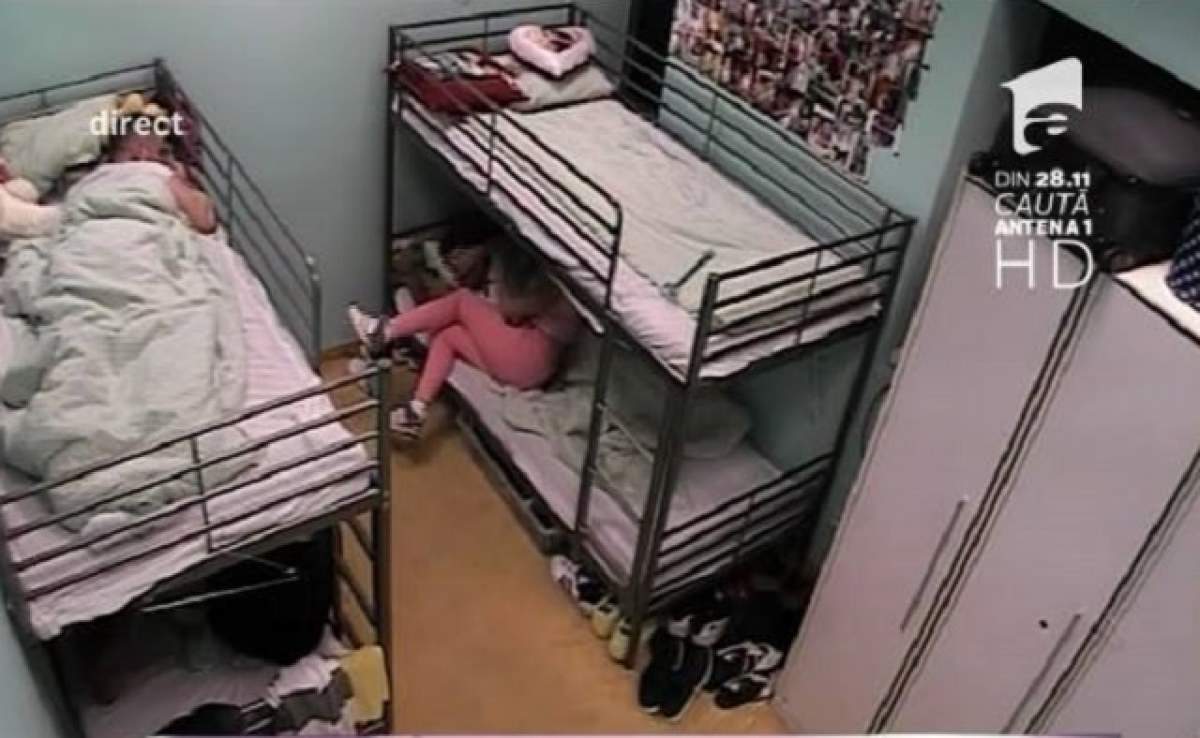 Imagini compromiţătoare la "Mireasă pentru fiul meu". În timp ce iubita îi pregătea o surpriză, el se hârjonea cu alta în pat