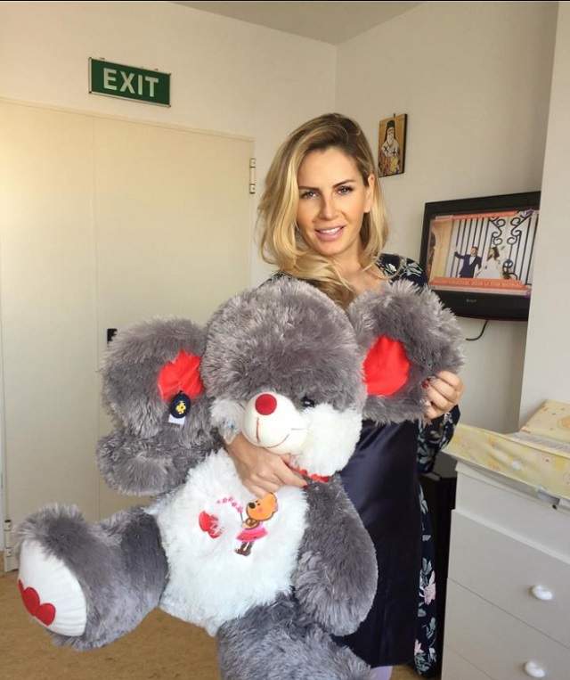FOTO / De necrezut! Cum arată Andreea Bănică la doar câteva zile după ce a născut