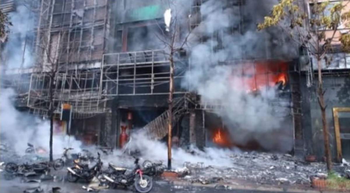 VIDEO / INCENDIU de proporţii în Vietnam! Bilanţul tragediei e cumplit: 13 moţi şi 2 răniţi
