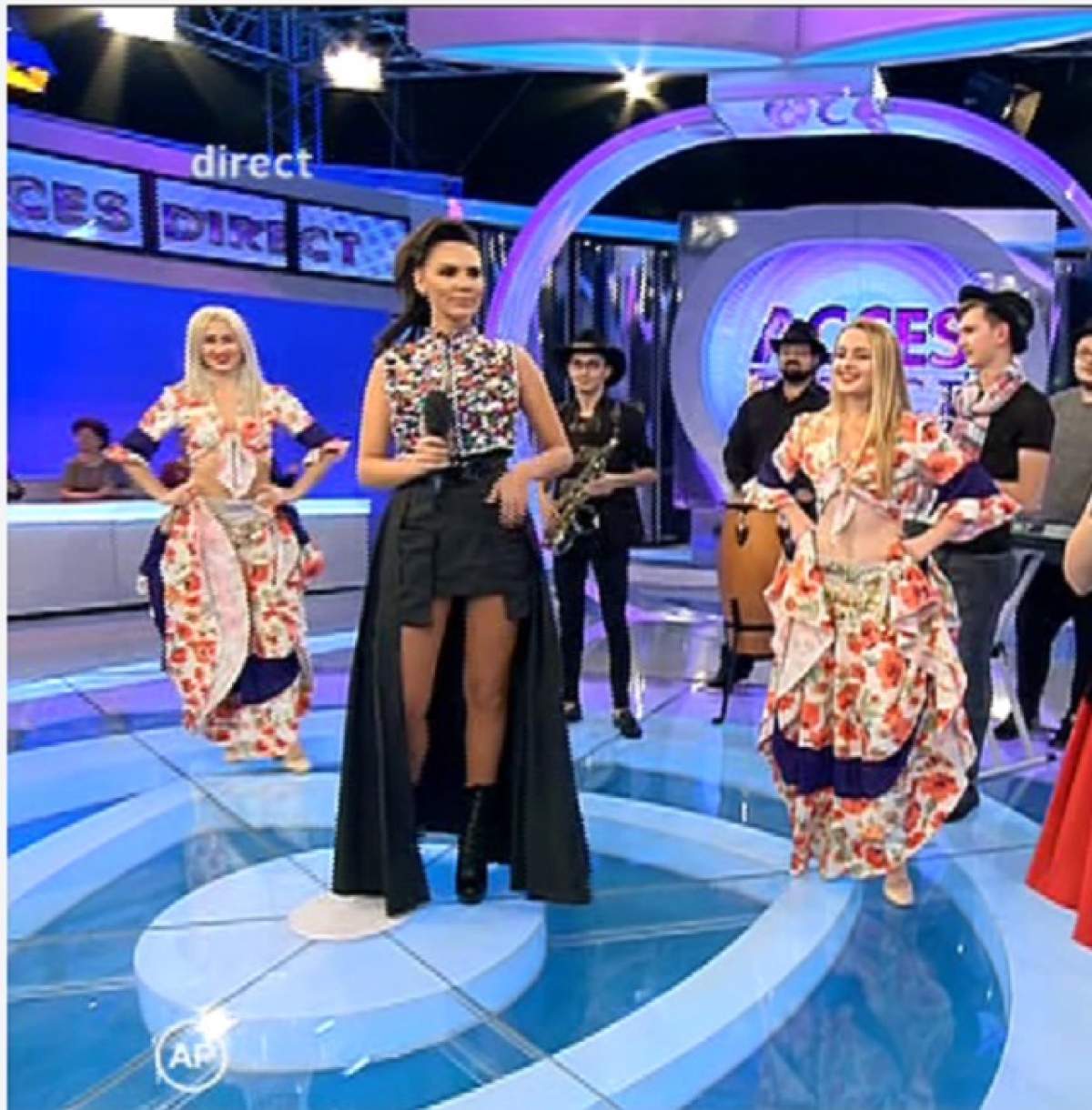 VIDEO / Lavinia Pârva cântă muzică de petrecere! Cu o rochie scurtă, a rupt scena la "Acces Direct"