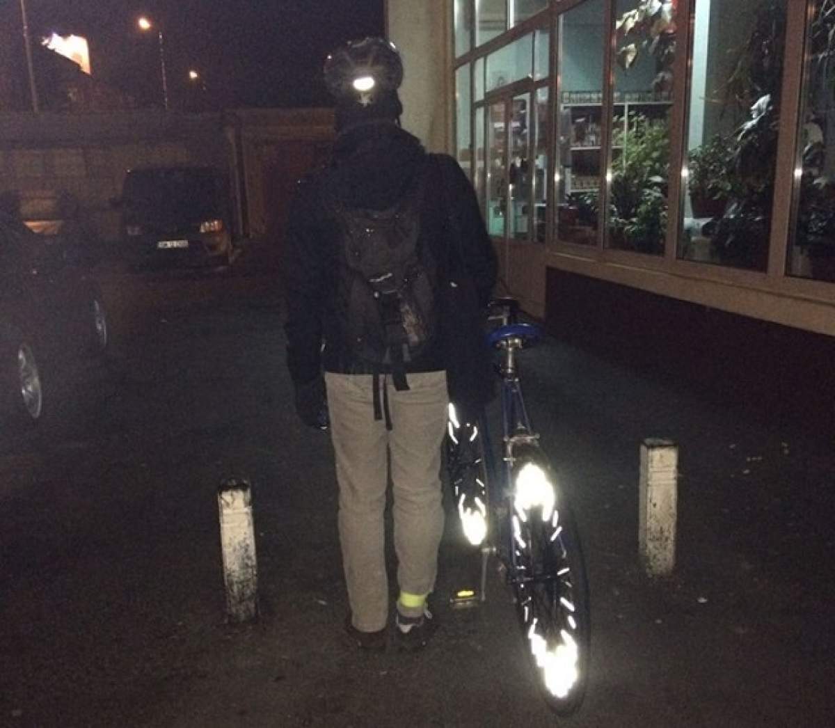 VIDEO / Scandal total între un biciclist şi un poliţist!