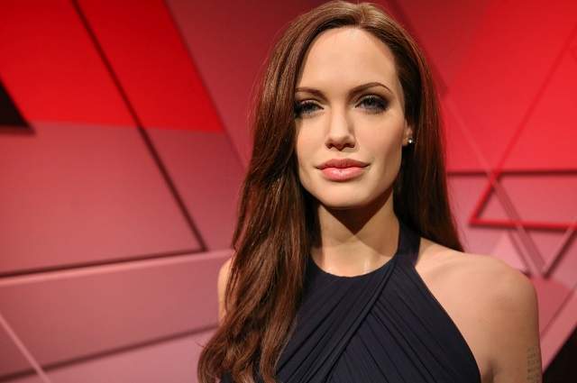 Angelina Jolie, într-o relaţie cu Johnny Depp? Actorul o vizitează pe ascuns