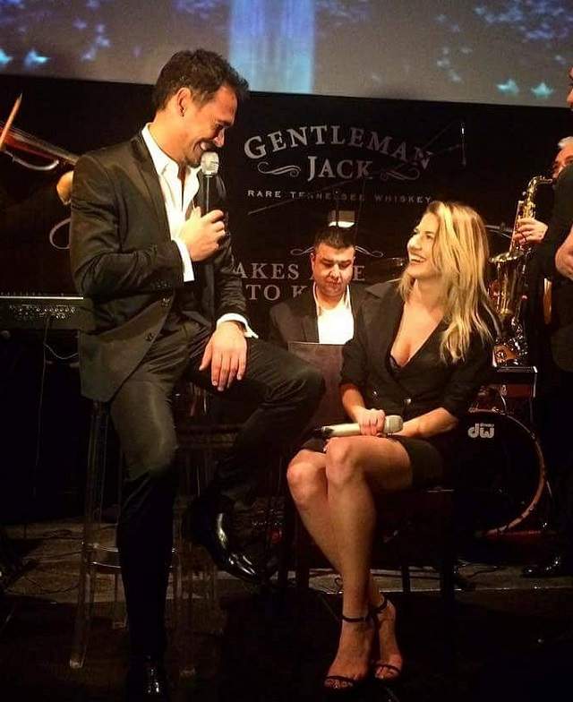 FOTO / Lidia Buble, surprinsă în lenjerie de noapte! Aşa l-a cucerit oare pe Răzvan Simion?