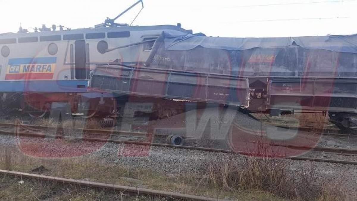 Accident feroviar! Două locomotive s-au ciocnit, un mecanic a murit