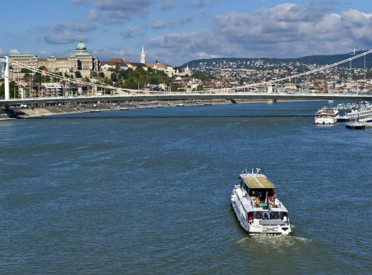 Accident naval pe Dunăre. Paisprezece persoane au fost rănite şi transportate de urgenţă la spital