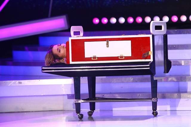 FOTO / Lidia Buble, tăiată în două, într-un număr de magie, la “Next Star”. Ce se întâmplă mai apoi