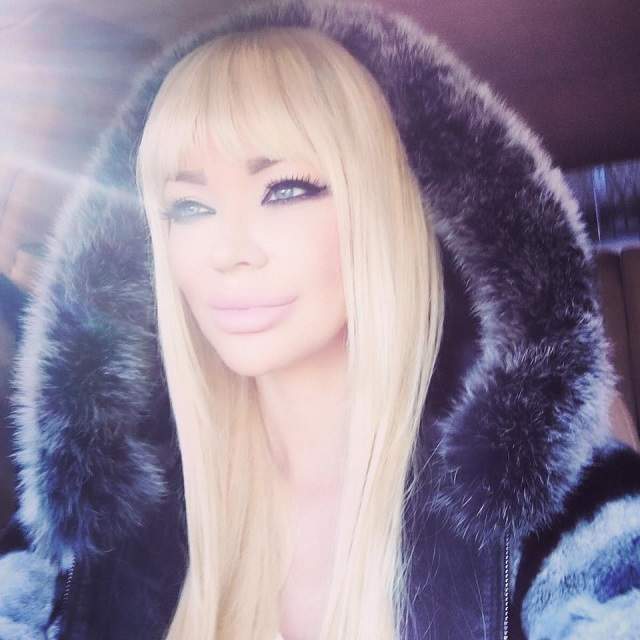 Schimbare radicală de look! Bianca Drăguşanu nu mai arată aşa!