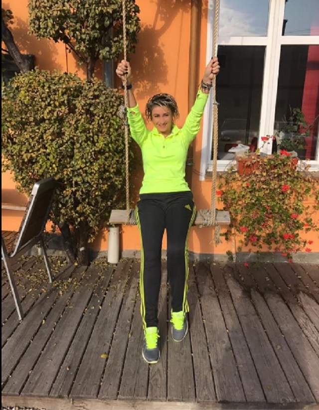 FOTO / Anamaria Prodan, cu gândul la copilărie! S-a dat în leagăn și a zâmbit din tot sufletul