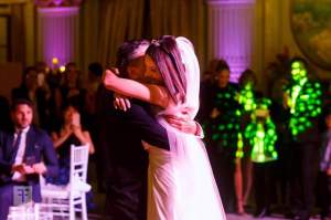 VIDEO / Imagini de la nunta de pomină a Andreei Berecleanu! Dansul mirilor a fost senzaţia serii