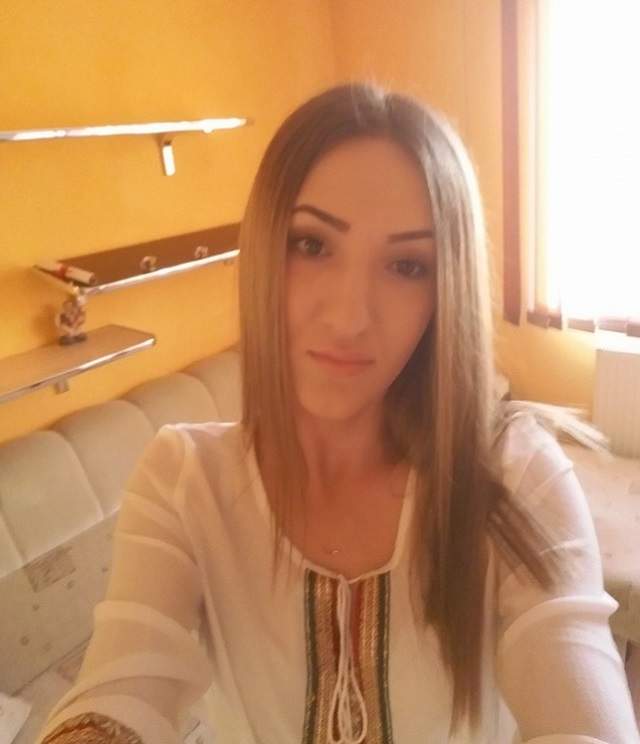 Loredana, fosta iubită a lui Hamude, poză super sexy! Concurenta la "Insula Iubirii", într-o rochie scurtă