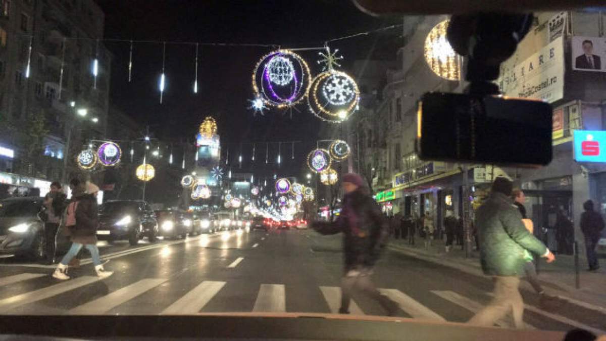 VIDEO / S-au aprins luminiţele în Capitală! Primele imagini cu Bucureştiul, îmbrăcat în straie de sărbătoare