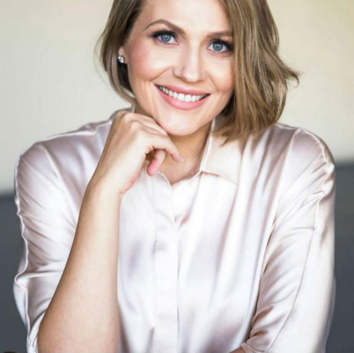 Mirela Boureanu Vaida a ieşit ca fetele! În compania cui a fost surprinsă vedeta şi unde s-a relaxat fără copii