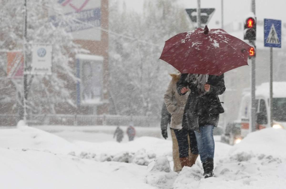 Informare meteorologică: viscol, ninsoare şi temperaturi foarte scăzute în mai multe zone ale ţării