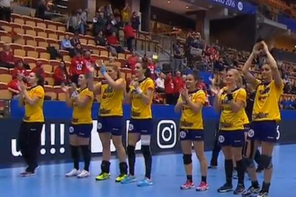 CE handbal: România a învins Cehia! Fetele noastre, tot mai aproape de semifinale!
