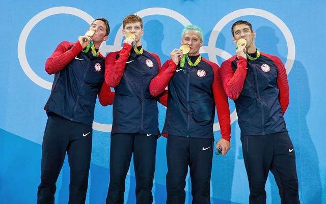 FOTO / Ryan Lochte va deveni tată! Campionul la înot a făcut anunţul într-un mod cu adevărat special