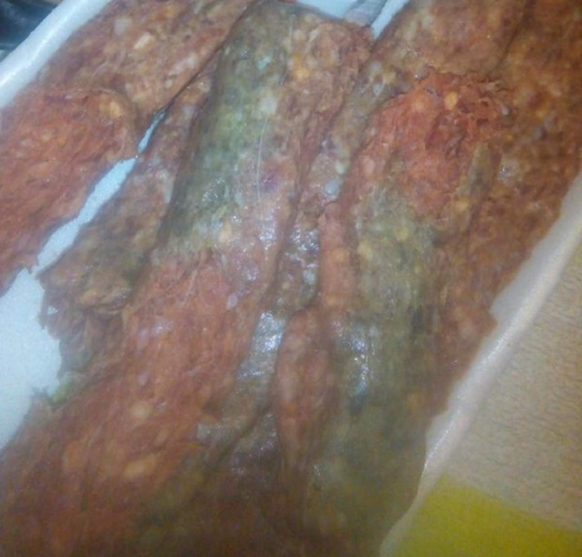 I-a cumpărat copilului un lucru oribil! Ce a găsit în mâncarea de la hipermarket!