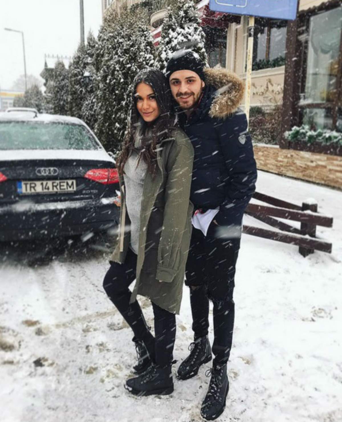 FOTO / Ce spune Betty Salam despre burtica de gravidă cu care s-a afişat