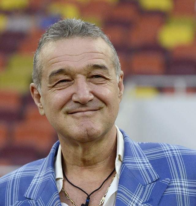 Aşa ceva se vede mai rar! Gigi Becali a făcut-o de... cerb, chiar înainte de Crăciun! / FOTO EXCLUSIV