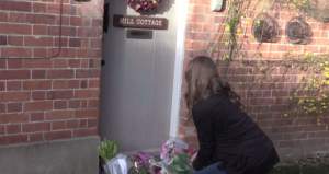 VIDEO & FOTO / Impresionant! Ce a apărut lângă locuinţa lui George Michael, după ce artistul a murit la 53 de ani