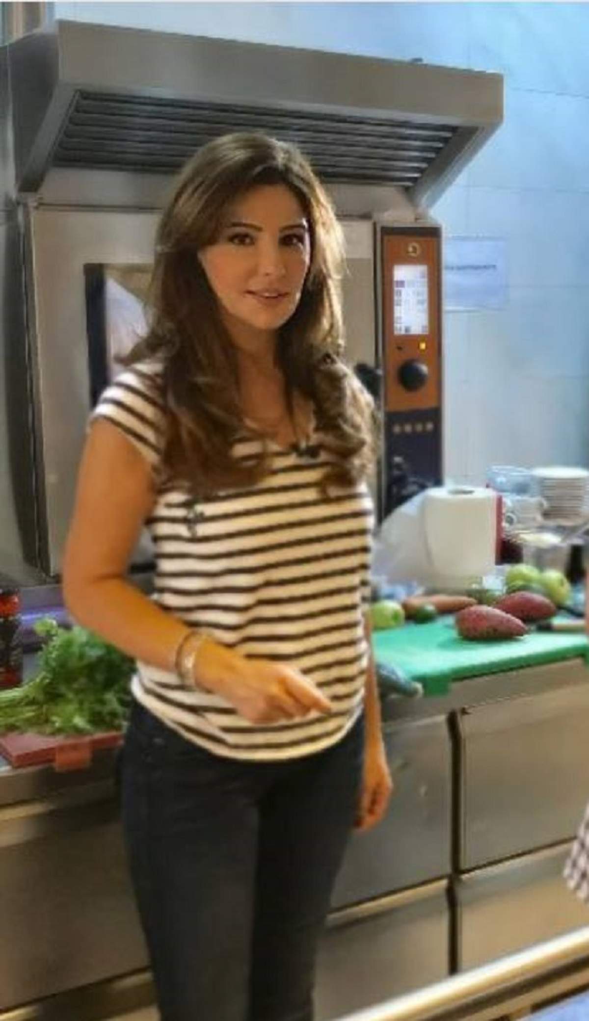 FOTO / Oana Cuzino, mai ceva ca Mihaela Rădulescu. Ce se întâmplă, doctore, cu faţa ta?