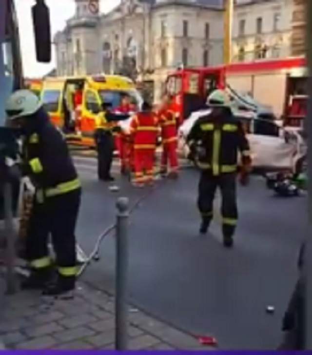 La un pas de tragedie! Un autocar cu români, implicat într-un accident în Ungaria