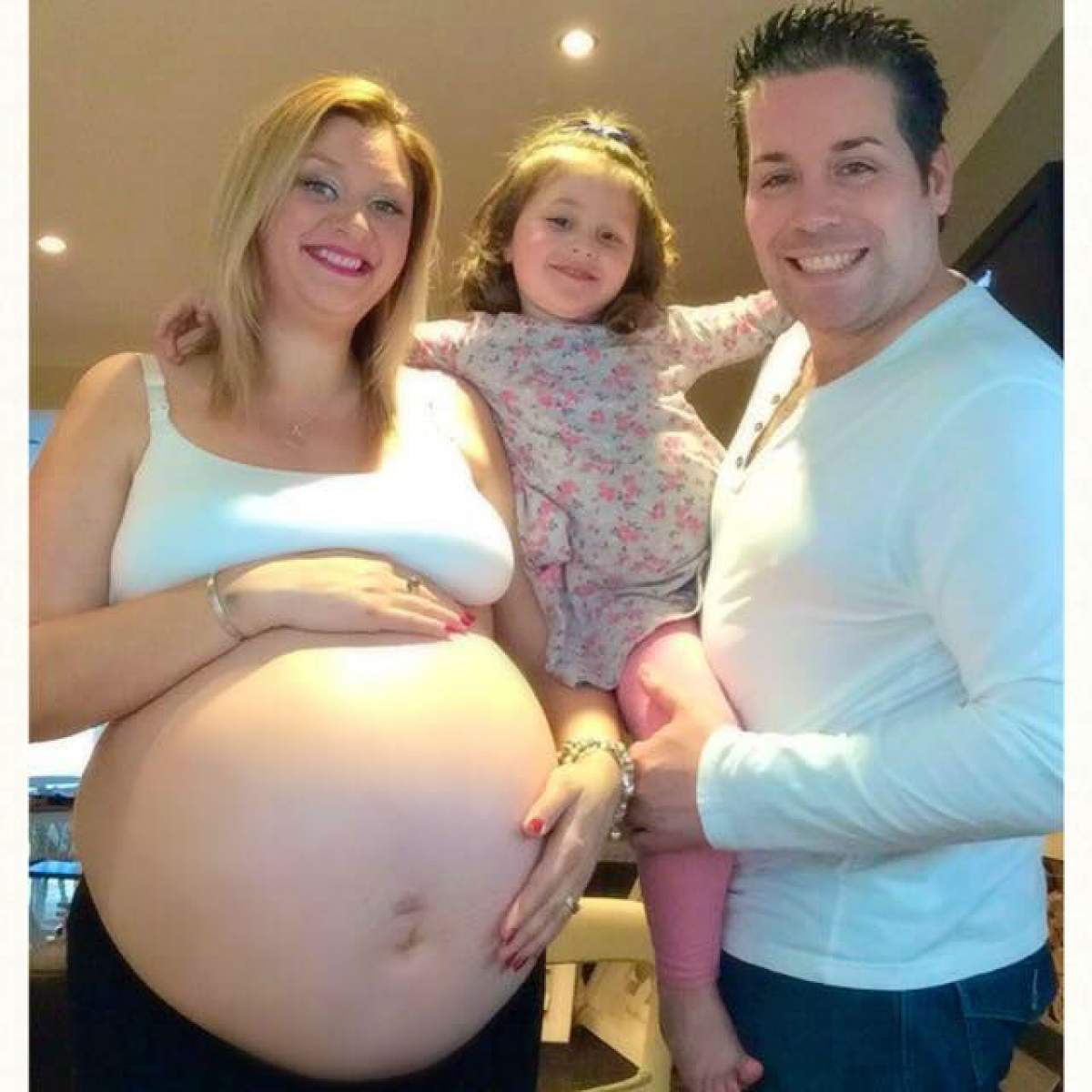 FOTO / A uimit întreaga lume cu sarcina ei! Iată cum arată copilul femeii cu cea mai mare burtă din lume