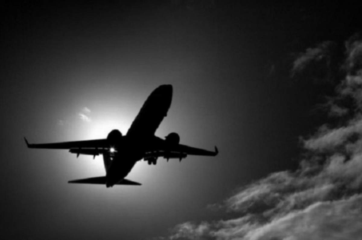 ALERTĂ! Un avion cu zeci de persoane la bord s-a prăbuşit în nordul Pakistanului