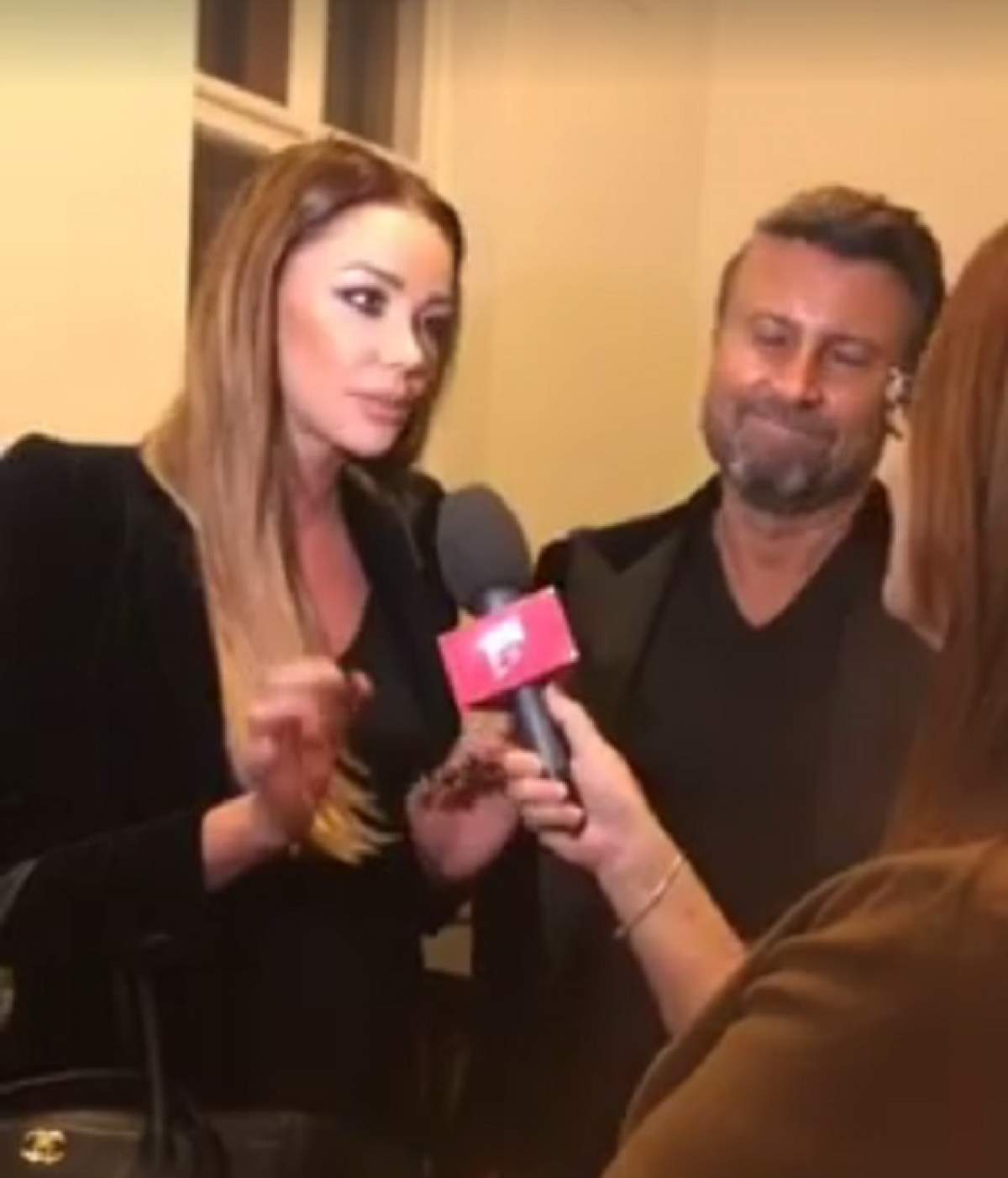 Cătălin Botezatu face mişto la adresa lui Victor Slav! A pupat-o pe Bianca Drăguşanu şi i-a declarat dragostea fără nicio reţinere