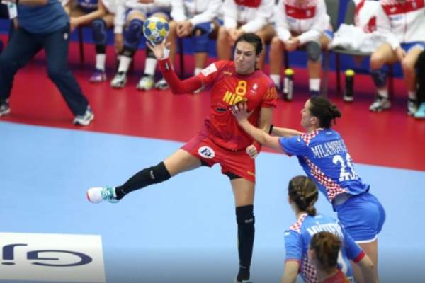 CE de handbal: România – Croația 31–26! Fetele noastre s-au calificat în faza grupelor principale!