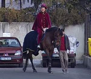 VIDEO / Fetelor, prinţul a sosit, doar că nu e pe cal alb! A făcut senzaţie la Antena Stars