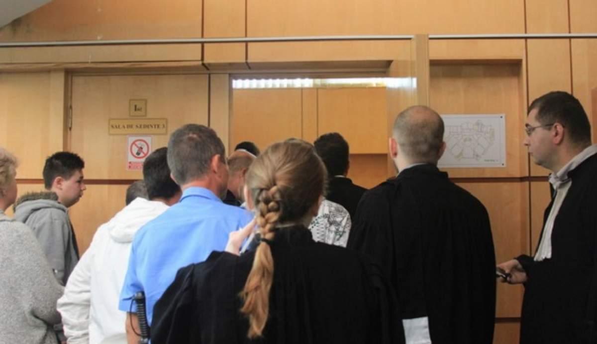 Sute de avocaţi, la un pas să fie suspendaţi din Baroul Bucureşti