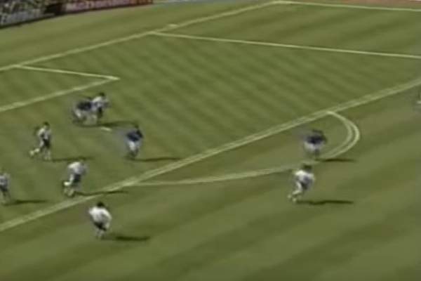 VIDEO / Zi neagră pentru lumea fotbalului. Un fundaş legendar a murit în urma unui atac de cord