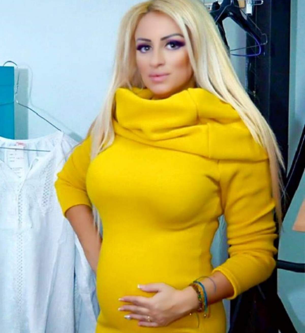 Sânziana Buruiană şi-a ridicat bluza, mândră de abdomenul ei după ce a născut! Prietenii vedetei au fost UIMIŢI: "Ce bine arată!"