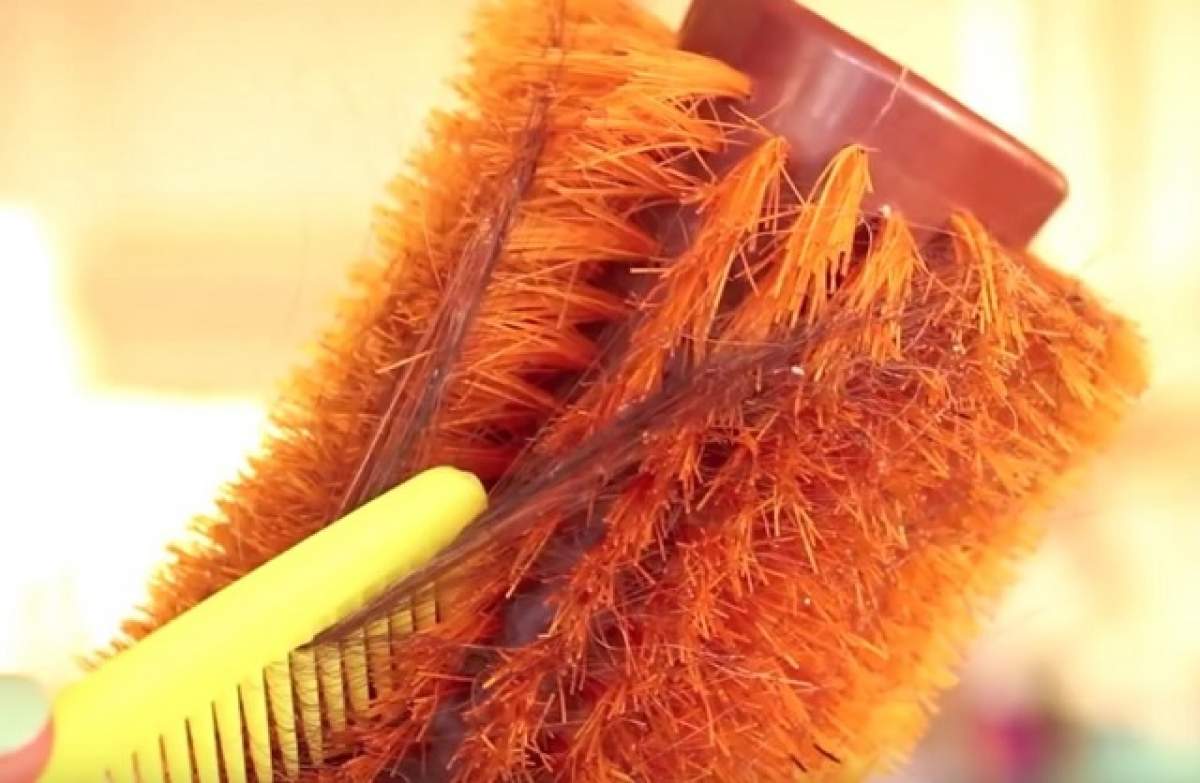 VIDEO / ÎNTREBAREA ZILEI: MIERCURI - Cum să-ţi cureţi corect peria de păr?