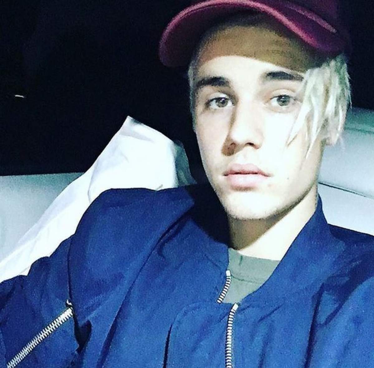 Justin Bieber a înnebunit de tot? Artistul a postat o imagine pe Facebook în care este de nerecunoscut!