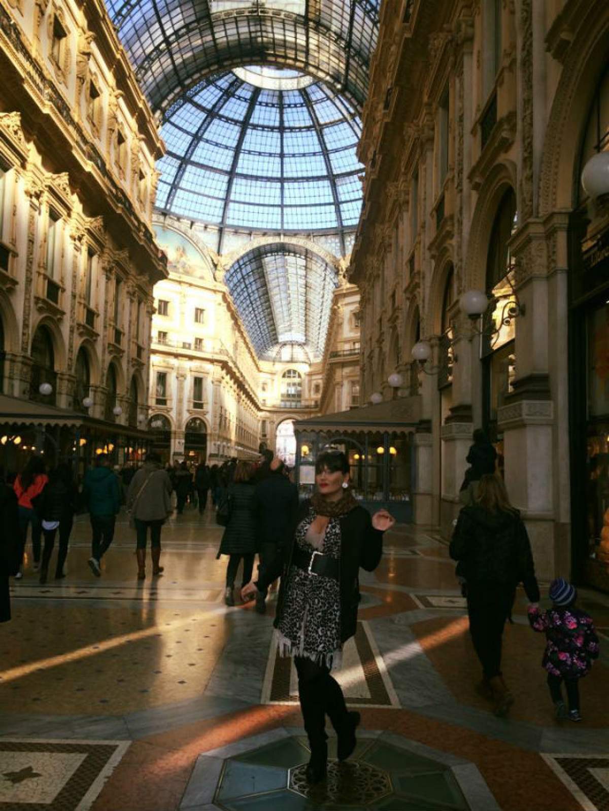 Bianca Rus a făcut deliciul turiştilor din Milano! A păţit-o în văzul tuturor